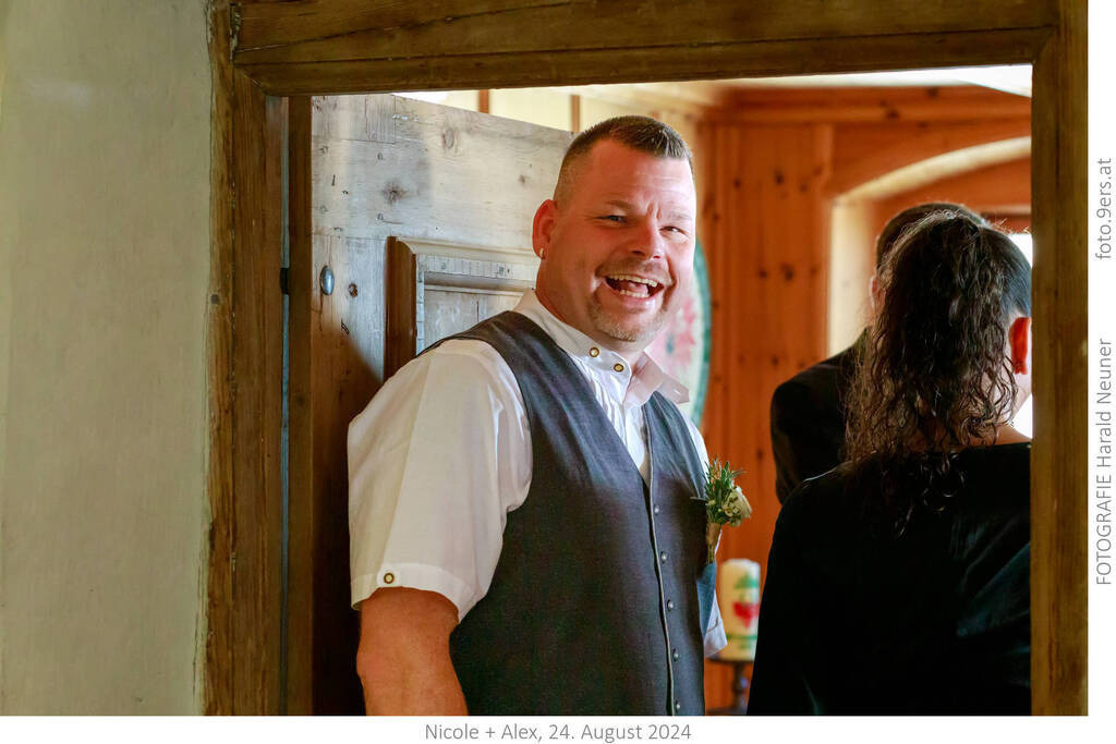 foto.9ers.at-115-PNG-1988 | Hochzeit, Portraits, Headshots, Food- und Immobilienfotografie in Tirol. 360°, Drohne und mehr. Kontaktieren Sie mich einfach via Mail per foto@9ers.at - Realisiert mit Pictrs.com