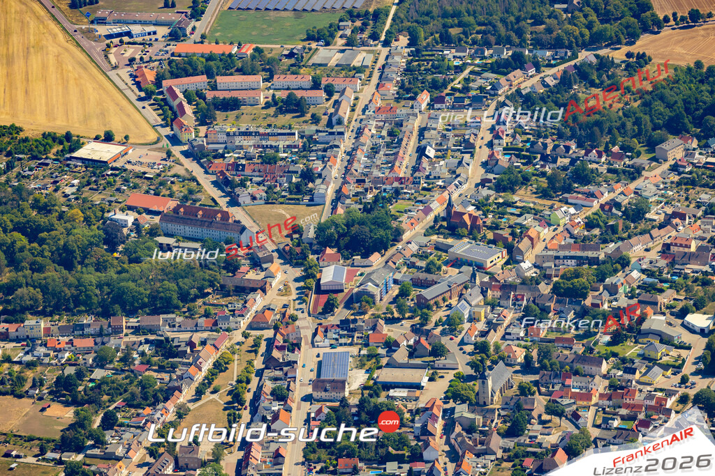 Das Luftbild der Stadt Güsten wurde 2022 vom Flugzeug heraus erstellt (keine Drohnen-Aufnahmen) Aufnahmehöhe ca.450 Meter- hohe Bildauflösung und Druck-Qualität. Garantiert!