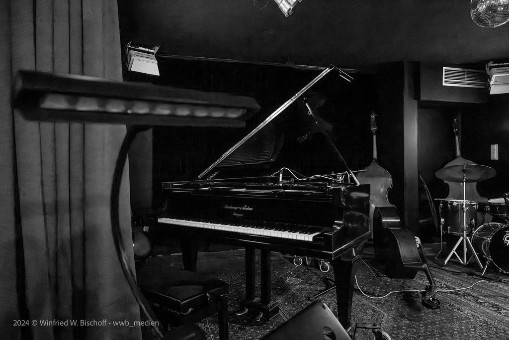 wwb-2411-0005 | <Fotografie> <Video> <Film> <Winfried Bischoff> - Realisiert mit Pictrs.com
