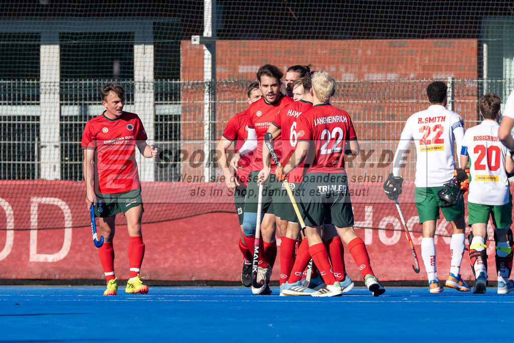 HK_20241103_108483 | 1. Bundesliga Herren Crefelder HTC - Hamburger Polo Club am 3.11.2024 CHTC Krefeld, Krefeld , Howard Tim ( Crefelder HTC #5 ) , Boomes Anton ( Crefelder HTC #23 ) , Masi Pfandt ( Crefelder HTC #77 ) , Kossol Timo ( Crefelder HTC #3 ) , Julius Hayner ( Crefelder HTC #6 ) , LangHeinrich Finn ( Crefelder HTC #22 )