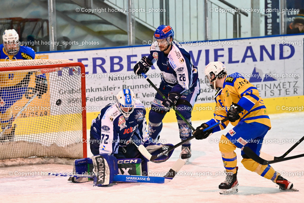 ESC Steindorf vs. EHC Althofen | #72 Moser Lucas ESC Steindorf, #28 Bacher Stefan ESC Steindorf, #47 Rainer Michael EHC Althofen, ESC Steindorf vs. EHC Althofen, ESC Steindorf vs. EHC Alhofen am 03.03.2024 in Steindorf (Ossiachersee Halle), Austria, (Photo by Bernd Stefan)