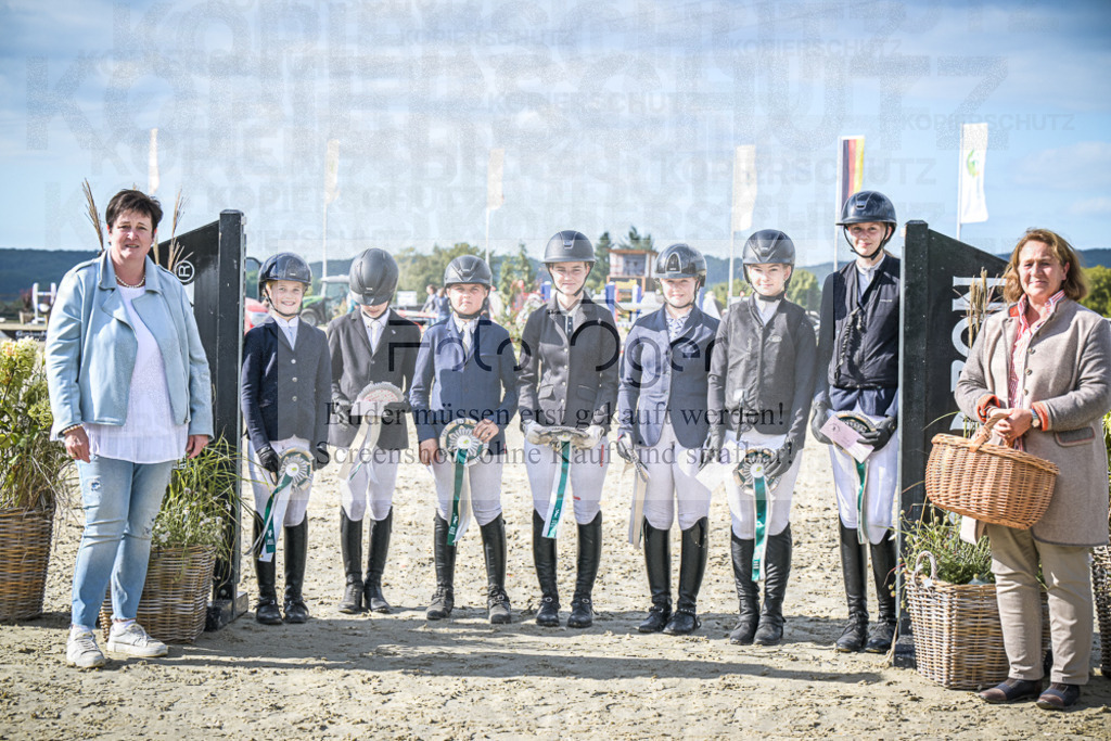 DOS_0077 | Entdecke hochwertige Reitturnierfotos von Foto Oger. Professionell, emotional und authentisch – jetzt Lieblingsmomente im Shop bestellen.Deutschlandweite Turnierfotografie. - Realisiert mit Pictrs.com