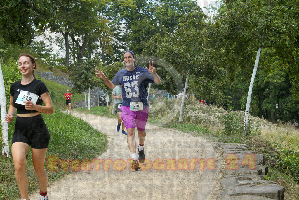 250824_1300_EX1_1119 | Sportfotografie im Rhein-Sieg Kreis, Köln, Bonn, NRW, Rheinland Pfalz, Hessen, etc. Unser Tätigkeitsfeld umfasst den Laufsport vom Volkslauf über den Marathon, Duathlon, Triathon bis zum Ultralauf wie Kölnpfad Ultra oder Schindertrail.