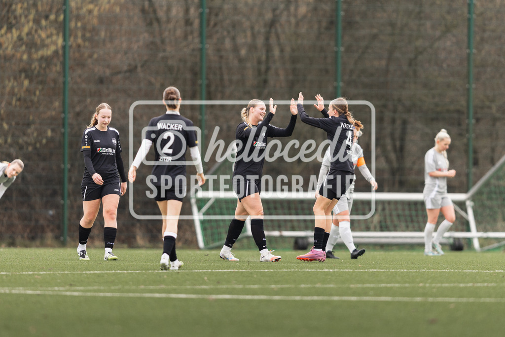 Fußball I Frauen I Saison 2025-2026 I Testspiel I DjK Wacker Mecklenbeck - BW Hollage I 08.02.2026-054 | Svea Zurborn (14, Wacker Mecklenbeck) Sophie Walters (4, Wacker Mecklenbeck) - Realisiert mit Pictrs.com