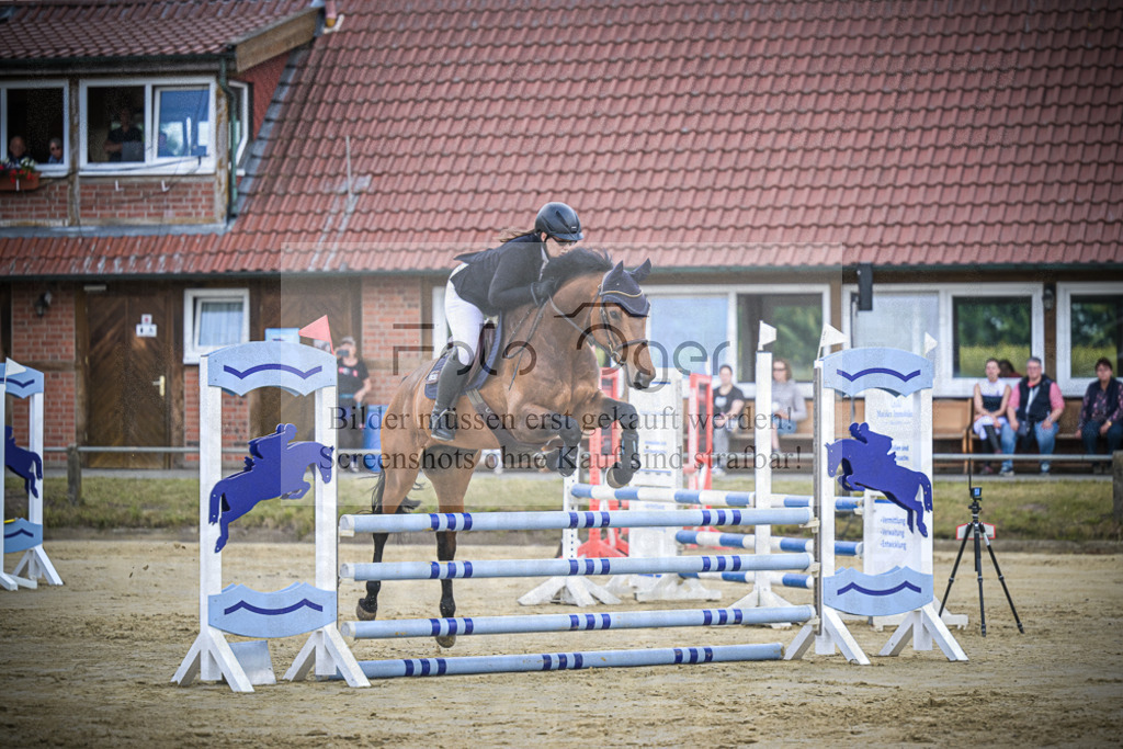 DOS_2674 | Entdecke hochwertige Reitturnierfotos von Foto Oger. Professionell, emotional und authentisch – jetzt Lieblingsmomente im Shop bestellen.Deutschlandweite Turnierfotografie. - Realisiert mit Pictrs.com