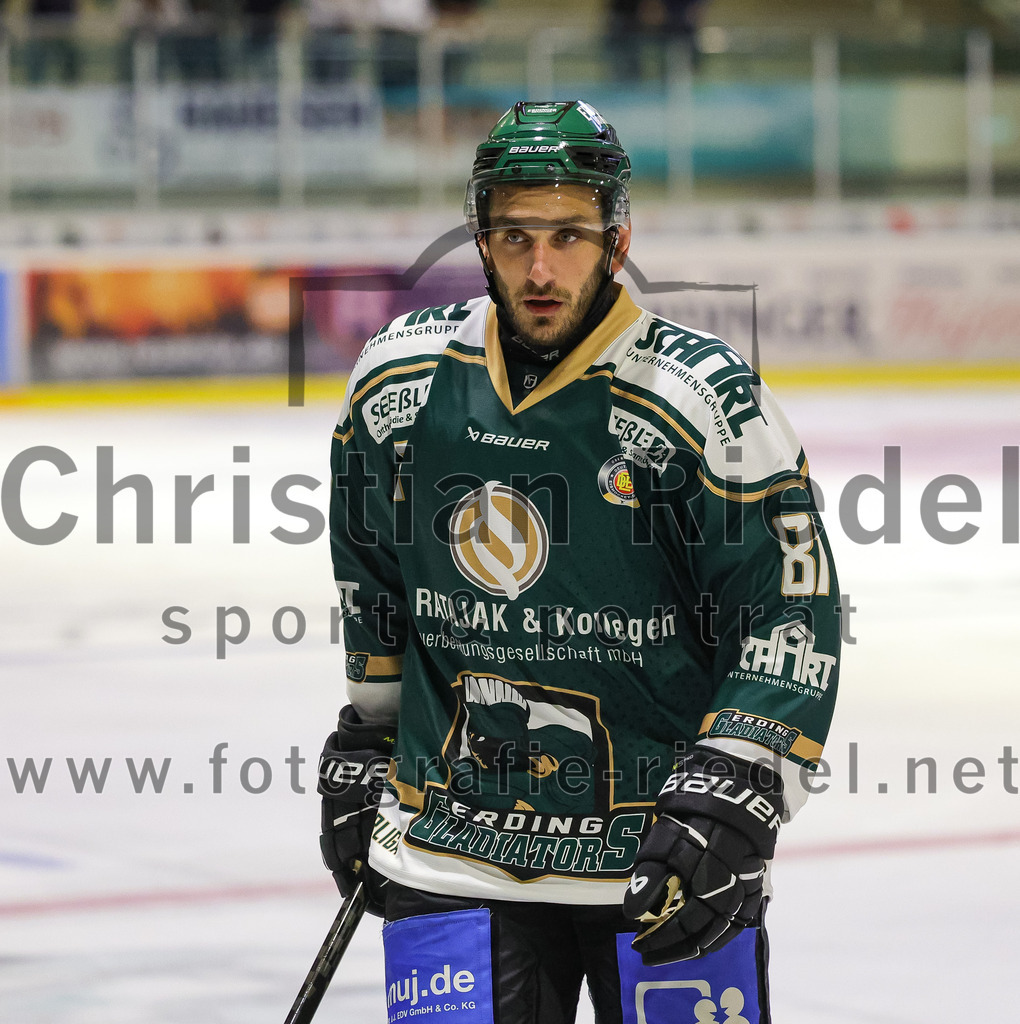 2025-08-22_044_TSV_Erding_gegen_EV_Fuessen | Erding, Deutschland, 22.08.2025:Eishockey, Oberliga Süd 2025 / 2026, Testspiel, TSV Erding gegen EV Füssen, Endergebnis: 1:4Maximilian Forster (Erding Gladiators, #81)Foto: Christian Riedel / fotografie-riedel.net