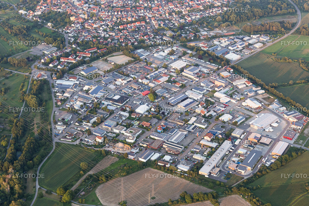 Ortsansicht | Luftbild: Ortsansicht im Ortsteil Eggenstein in Eggenstein-Leopoldshafen im Bundesland Baden-Württemberg in Deutschland. Foto: IMG_109235.jpg vom 25.07.2018 durch Werner Riehm/FLY-FOTO.de - Realisiert mit Pictrs.com