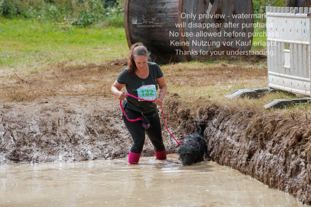 Schlamm_mit_Hund (370 von 460) | stephaniefillaphotographie - Realisiert mit Pictrs.com