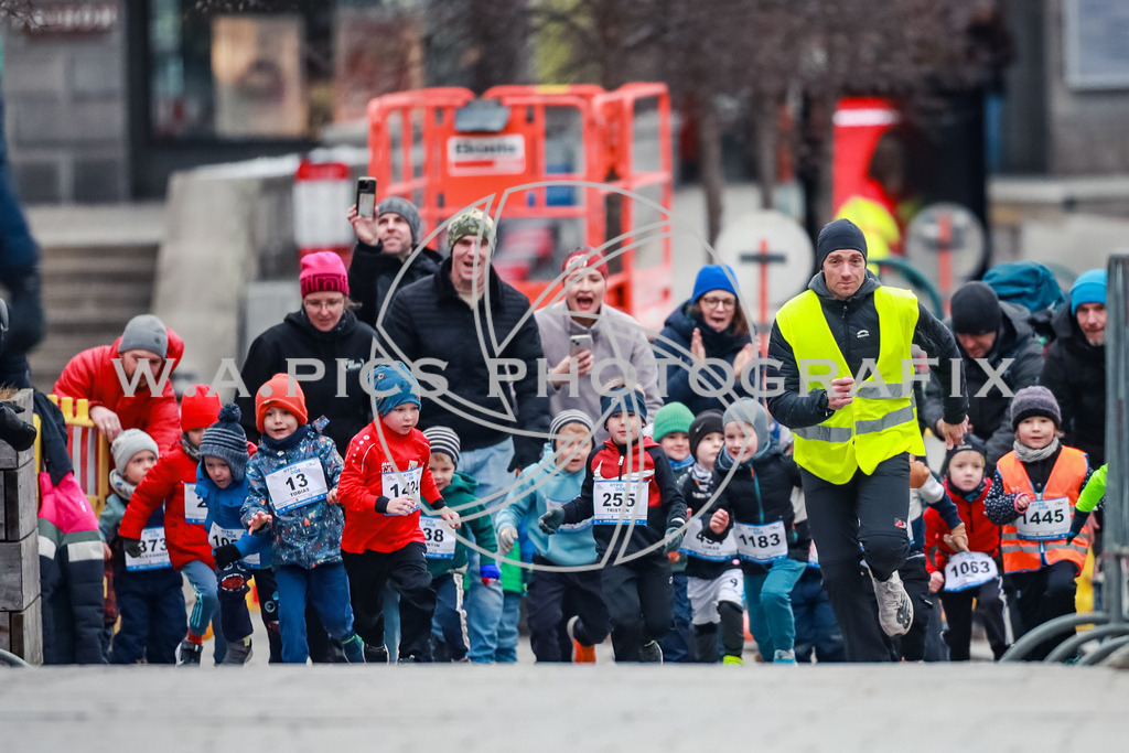 SILVESTERLAUF LINZ 25 | Linz, AUSTRIA, 31. Dezember 25, TRIRUN SILVESTERLAUF LINZ 25 , Image shows: 
Photo: WAPICS / BINDER Manuel