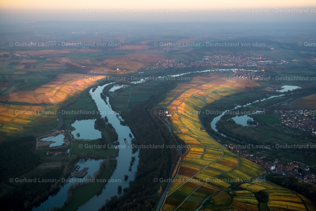 9000495 | Weinlandschaft bei Escherndorf, Volkach, Weinlagen Ratsherr, Lump, Fürstenberg, Karthäuser