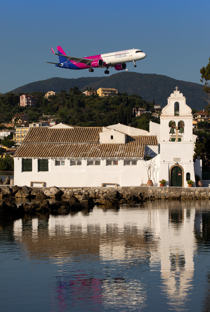 I11A9328 | Buy high-quality aviation and travel photography prints by professional photographer Timo Breidenstein. Authentic images, professionally printed, worldwide shipping. - Realisiert mit Pictrs.com