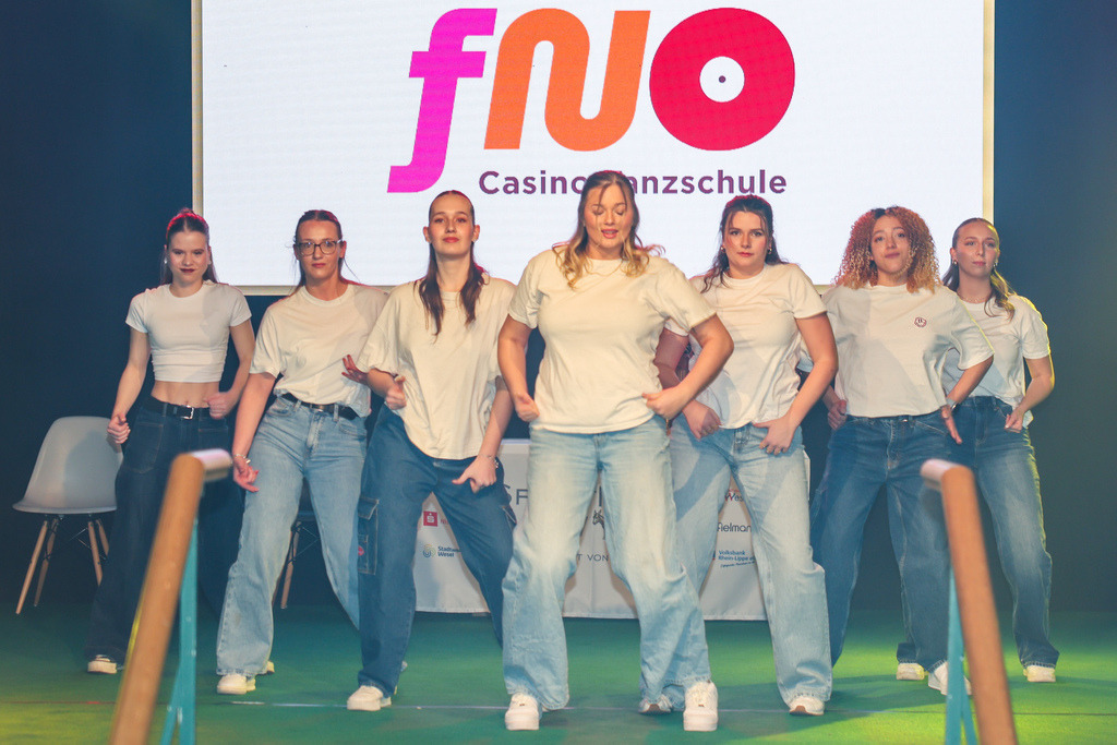 top-top.de250214-199 | Die 3. Weseler SportNacht, die große Sportgala mit Ehrungen der Weseler Sportler des Jahres 2024 findet am Freitag, den 14.02.2025 im Festzelt an der Rheinpromenade statt.Foto: Erwin Pottgiesser