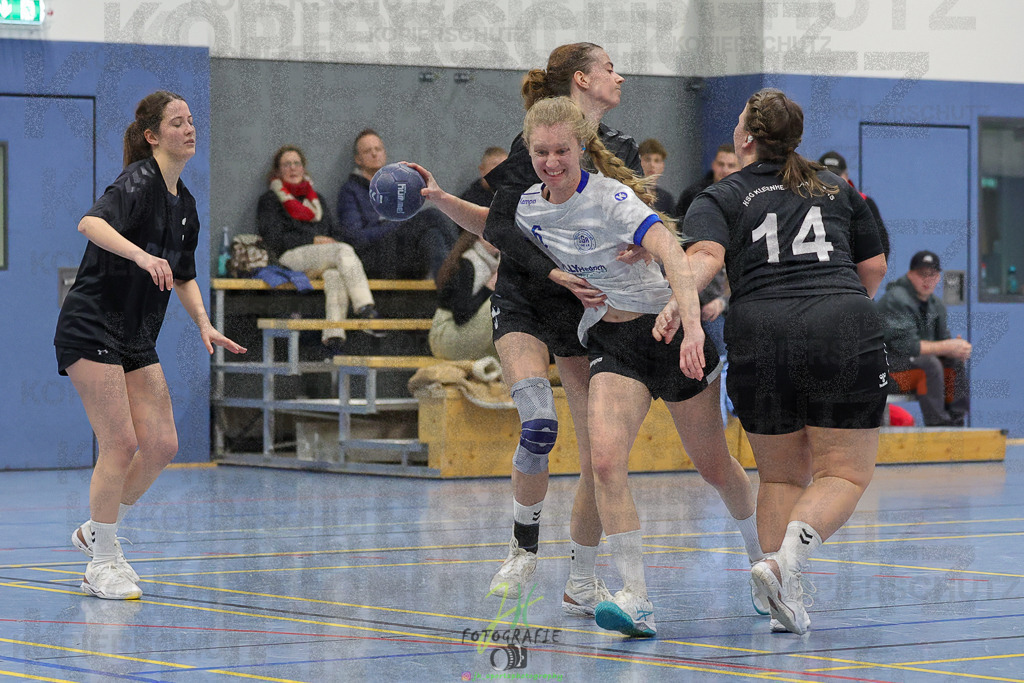 Frauen 2. Bezirksklasse, SG Rechtenbach - HSG Kleenheim/Langgöns III | Frauen 2. Bezirksklasse, SG Rechtenbach - HSG Kleenheim/Langgöns III am 16.11.2024 in Rechtenbach (Sporthalle Rechtenbach)Photo © 2024 - Jörg Heinrich - Realisiert mit Pictrs.com
