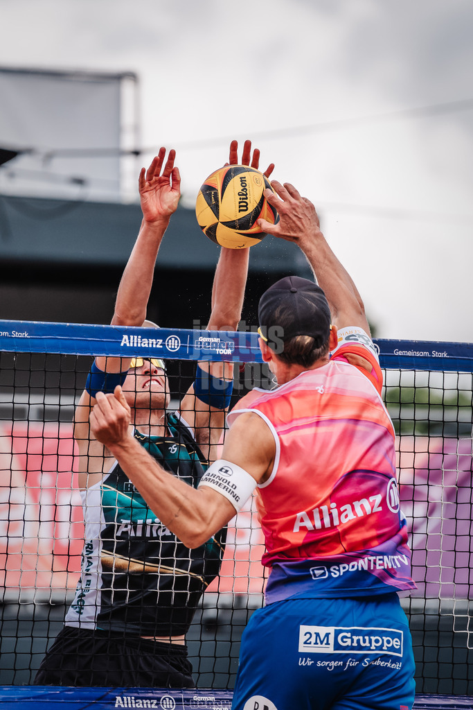 Beachvolleyball | Frauen | Allianz German Beach Tour 2025 | Tourstop Hamburg | 30.05.2025 | v.l. Momme Lorenz und Bennet Poniewaz