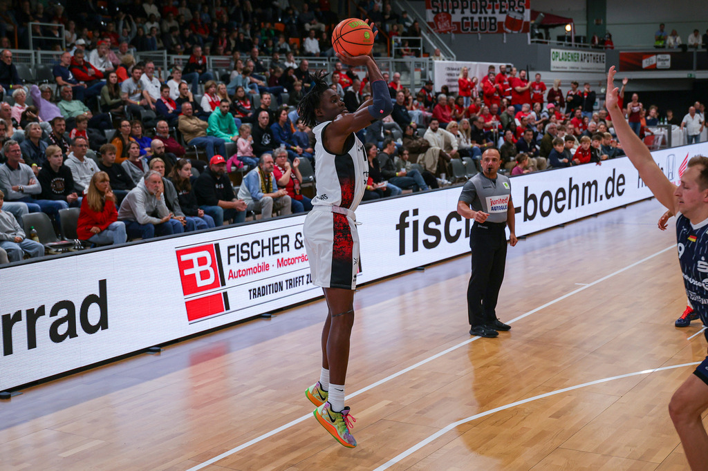 BAYER GIANTS vs VfL Sparkassenstars Bochum-114 | Fotos von Basketballspielen aus dem Raum NRW fotografiert von Gero Mueller-Laschet und Daniel Schaefer - Realisiert mit Pictrs.com