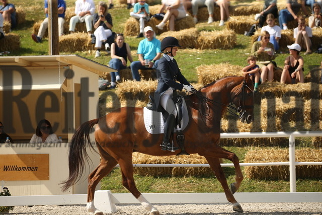 Birkhof_2022_GrandPrixSpecial_Nadine Capellmann_Waitoni (1) | Alle Fotos der Reiterjournal Fotografin Doris Matthaes im Reiterjournal Online-Fotoshop. - Realisiert mit Pictrs.com