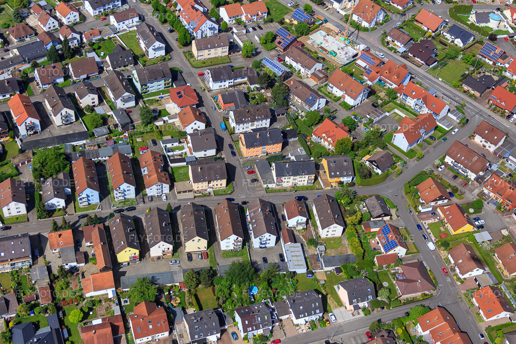 Luftbild: Zeppelinstraße x Berwartsteinstr in Hagenbach im Bundesland Rheinland-Pfalz in Deutschland. Foto: IMG_078449.jpg vom 08.05.2015 durch Werner Riehm/FLY-FOTO.de