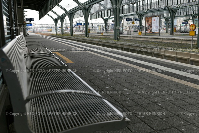 Lokführerstreik | 10.01.2024 Befristeter GDL Streik der Gewerkschaft Deutscher Lokführer beeinträchtigt ÖPNV der Deutschen Bahn und S-Bahn vom 10.1. bis 12.1.2024 18 Uhr - Laut Notfahrplan der Bahn sollen 20 Prozent der Züge fahren hier Blick auf leere Gleise im Hauptbahnhof (Foto: Peter Henrich) - Realisiert mit Pictrs.com