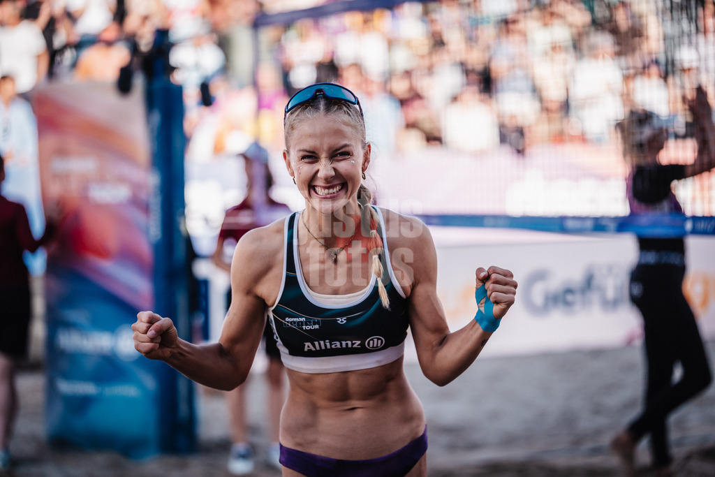 Beachvolleyball | Frauen | Deutsche Meisterschaften 2025 Timmendorfer Strand | 05.09.2025 | Paula Schürholz jubelt nach dem Sieg
