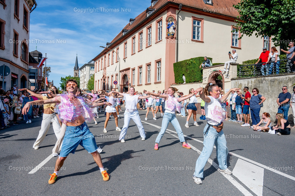 29_Winzerfestumzug-Bensheim | bbe, Bensheim, Winzerfestunmzug 2025, Center of Moving Arts, ,, Bild: Thomas Neu