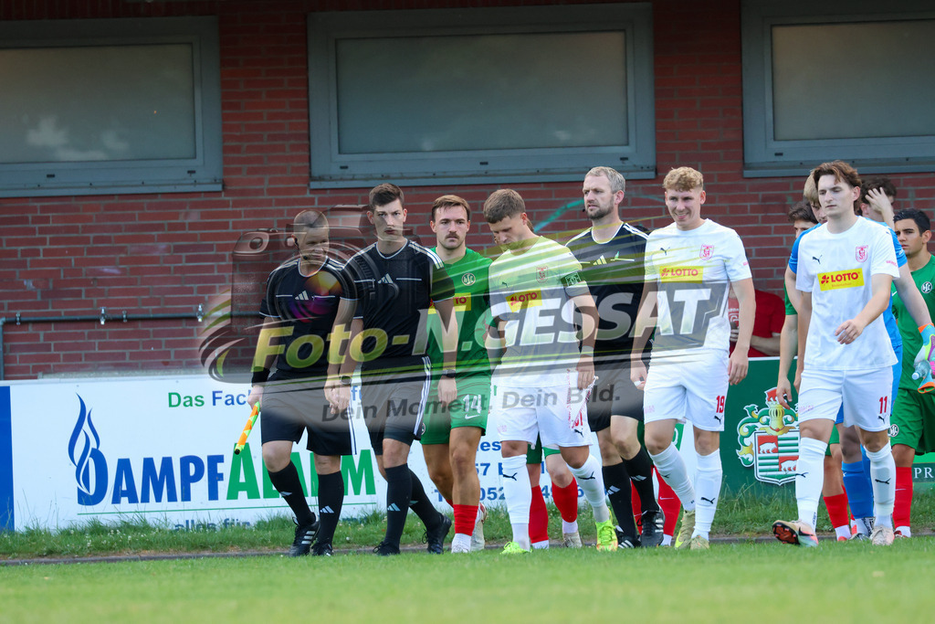 TuS Bersenbrück - HSC Hannover | Auf dem Bild zu sehen: EinlaufenTuS Bersenbrück, HSC Hannover, Saison 25/26, Testspiel, Bünde, Deutschland - Realisiert mit Pictrs.com