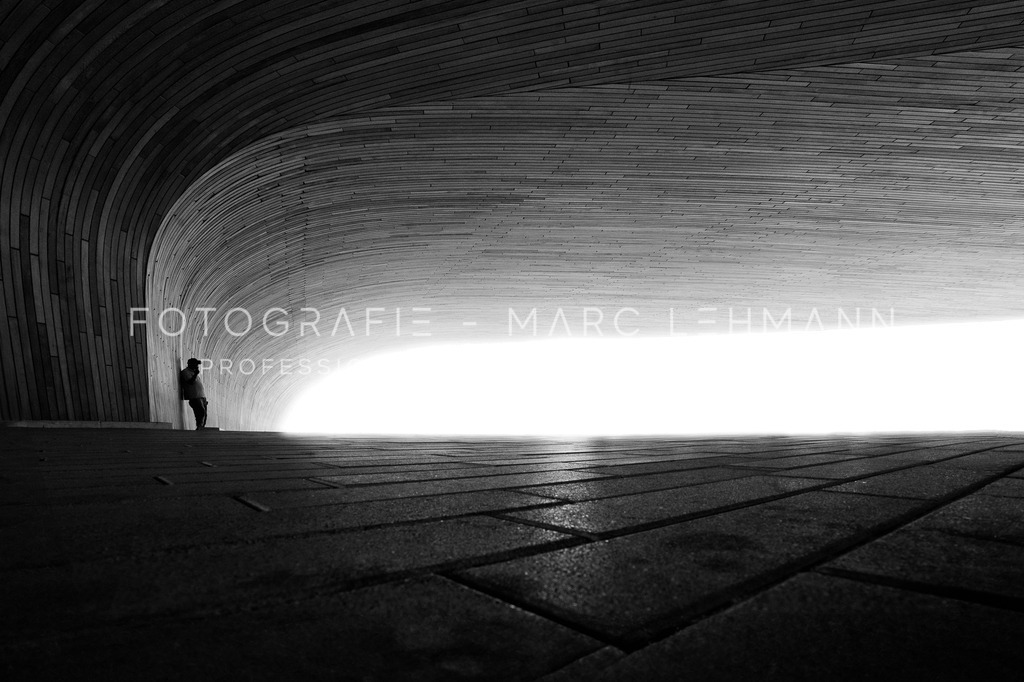 Außenbereich der Bibliothek in Calgary | Fotografie Marc Lehmann - Realisiert mit Pictrs.com