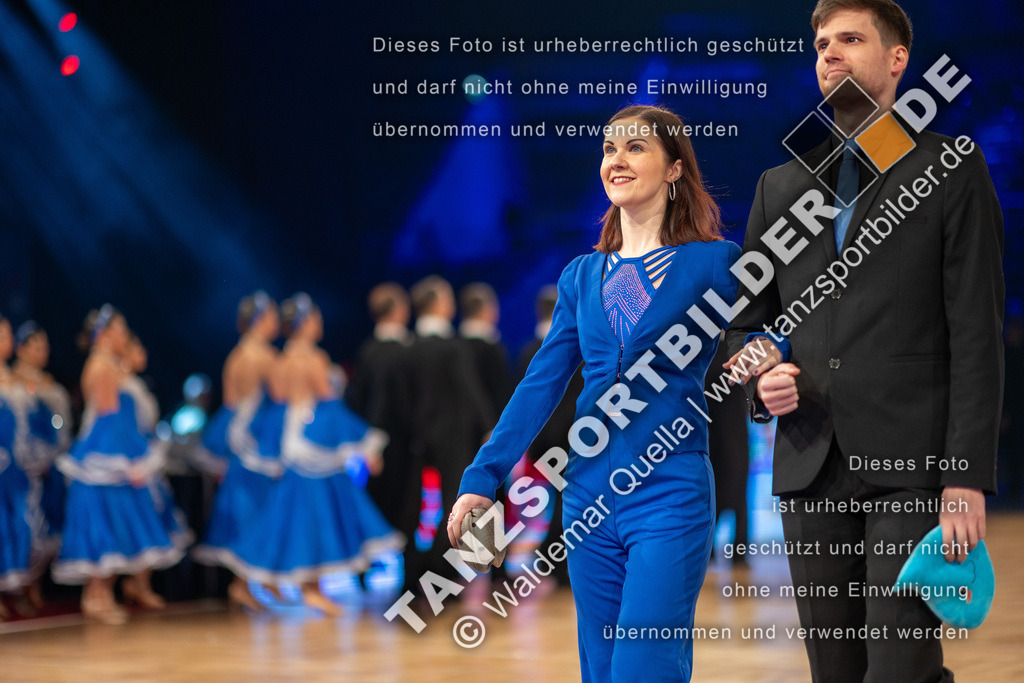 20251206-00439 | Hier finden Sie Tanz Bilder vom Latein und Standard Formationen tanzen. Sportbilder vom Tanzsport. Schöne Fotos und von Weltmeisterschaft, Europameisterschaft, Bundesliga, Regionalliga, Oberliga und Landesliga sowie von GOC Stuttgart, DanceComp, WM Bremen