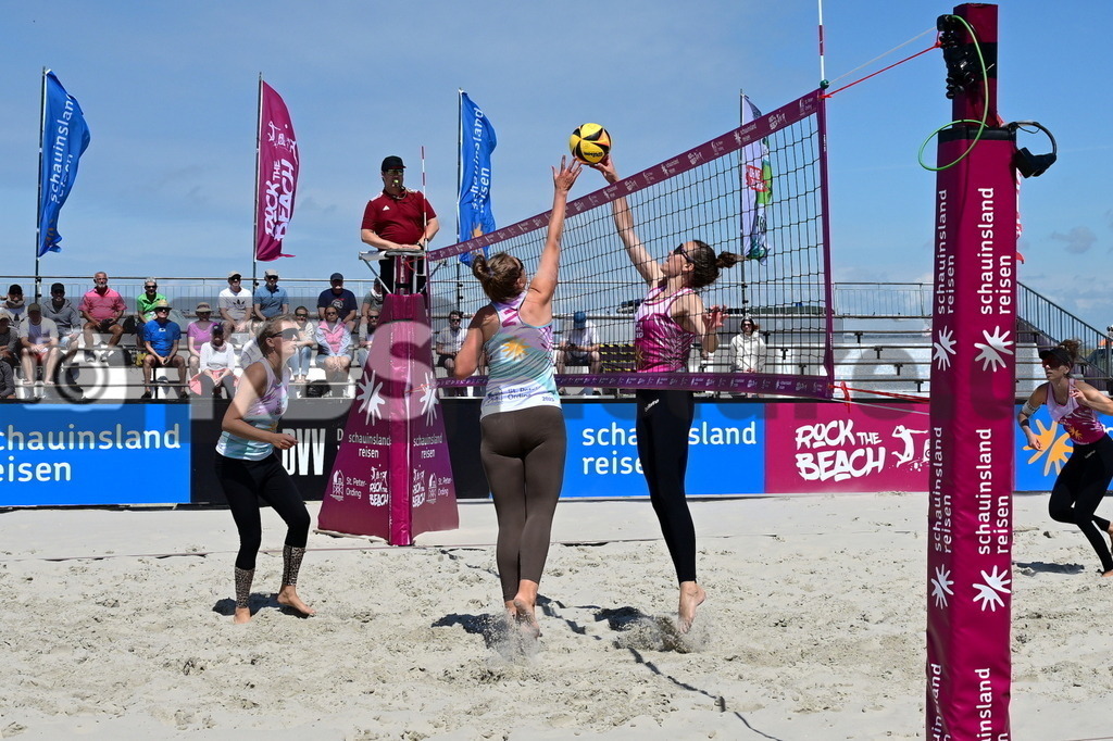 KBS Picture_Rock-The-Beach_Beachvollyball_015 | v.l. Hansen Jule (Kieler TV) , Lengerhuis Kristina (1.Beachclub Kiel) gegen Aulenbrock Christine (VfL Osnabrueck) ,Rock the Beach - die Nationale Beach-Vollyball Serie mit Festival-Charakter auf der Sandbank Strand in Ording vom 04.07. - 06.07.2025 , Qualifikation zur Deutschen Meisterschaft , - Realisiert mit Pictrs.com