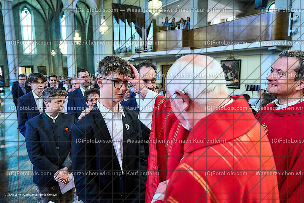 ALP2418_Pfarrfirmung Wieselburg_Sakrament der Firmung | (C)FotoLois.com, Alois Spandl, Pfarrfirmung in Wieselburg mit Firmspender Eduard Gruber (ehemaliger Generalvikar der Diözese St. Pölten), Sa 3. Juni 2023.
