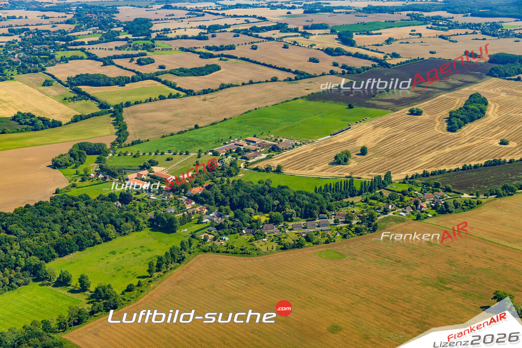 Klassische Luftaufnahme ohne Drohne zeigt:Brook bei Kalkhorst - Die Luftbildaufnahme wurde 2025 vom UL-Flugzeug heraus erstellt ( keine Drohnenaufnahme ) - Hochauflösende Luftaufnahme -Nicht vergleichbar mit Google Maps oder Satelittenbilder- Die Geschenkidee !Mit Lizenz und Bildrechte bestellbar