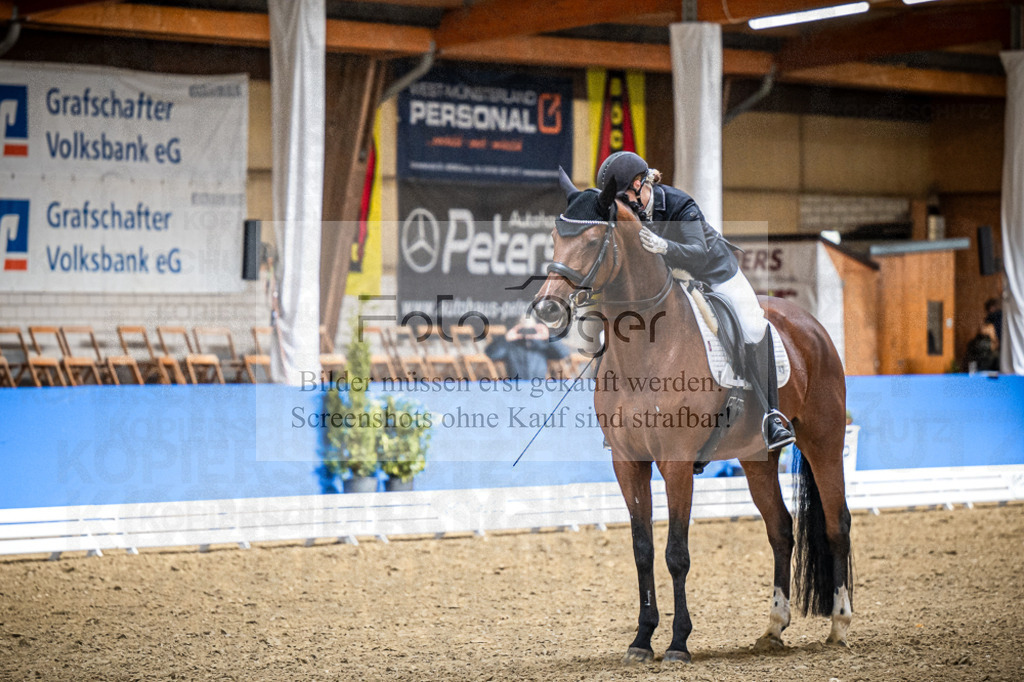 DOS_2128 | Entdecke hochwertige Reitturnierfotos von Foto Oger. Professionell, emotional und authentisch – jetzt Lieblingsmomente im Shop bestellen.Deutschlandweite Turnierfotografie. - Realisiert mit Pictrs.com