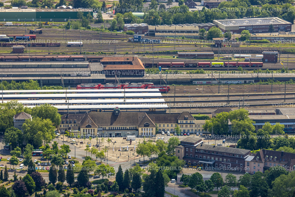 Herne220502773 | Luftbild, Wanne-Eickel Hbf, Bahnhofsgebäude und Bahnhofsvorplatz, Wanne, Herne, Ruhrgebiet, Nordrhein-Westfalen, Deutschland