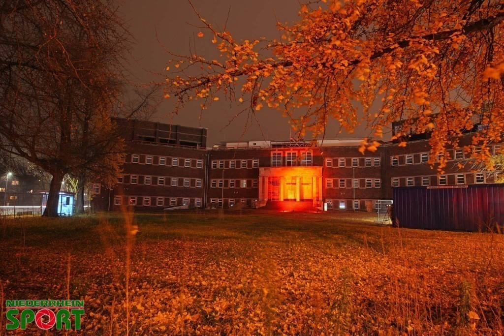 AltesSchwimmbadHamborn_P1 | Bildergalerie von Sport-Ereignissen aber auch von weiteren spannenden Dingen - nicht nur vom Niederrhein. In Anlehnung an den bekannten Spruch von Hanns Dieter Hüsch heißt das Motto: "Niederrhein ist überall".  - Realisiert mit Pictrs.com