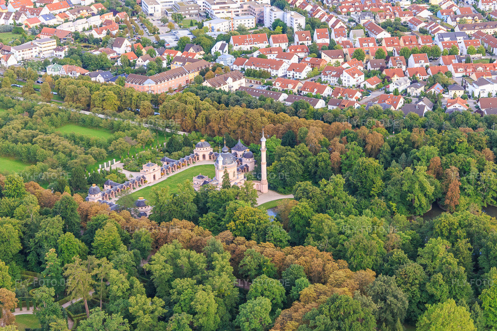 Luftbild: Moschee im Schwetzinger Schlossgarten in Schwetzingen im Bundesland Baden-Württemberg in Deutschland. Foto: IMG_102619.jpg vom 24.08.2017 durch Werner Riehm/FLY-FOTO.deGartenmoschee