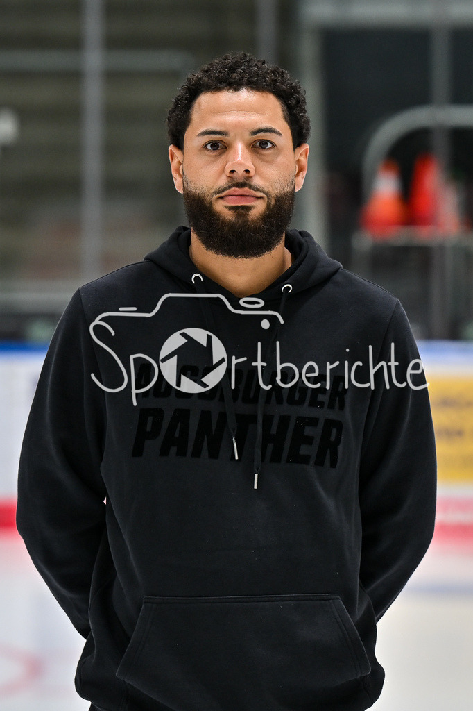 Augsburger Panther 2025/26 | im Bild Miles HOLLOWAY - Betreuer / Einzelfoto / Freisteller / Media Day Augsburger Panther: Curt-Frenzel Stadion am 06.08.2025