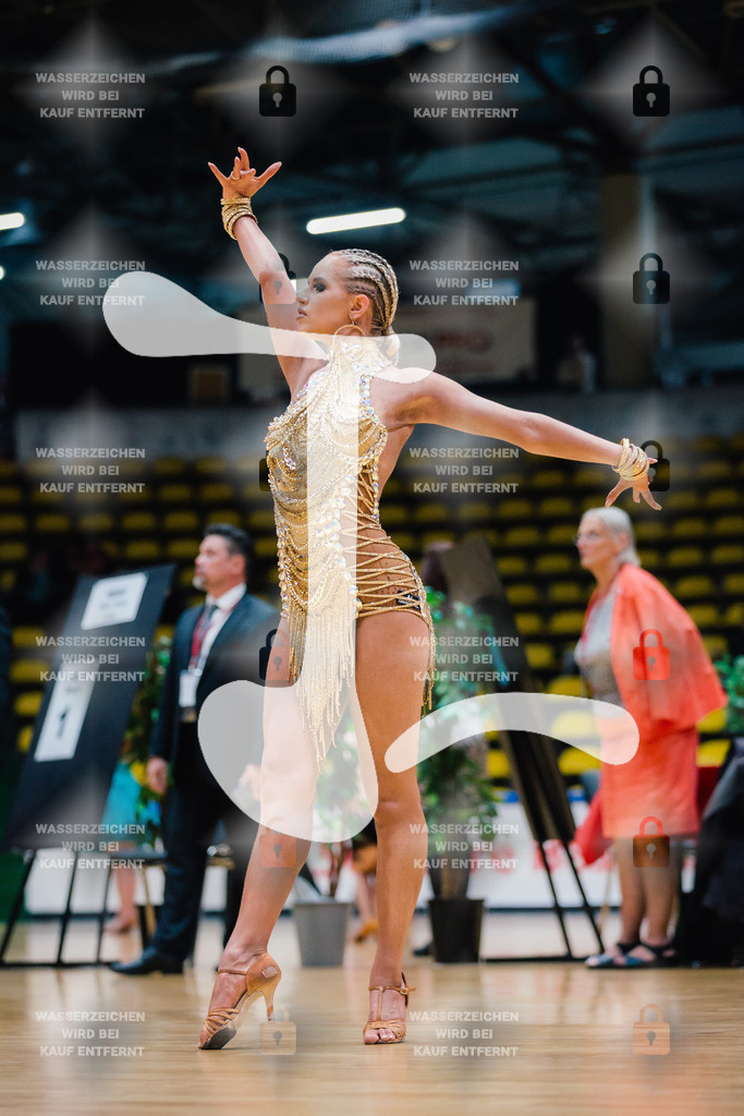 Hessen Tanzt WDSF Open Youth Latin 5th (17) Philipp Bogdanov _ Seraphina Bogdanov (TSZ Diamant Düsseldorf)-2025-05-17-2685 | Webshop for digital downloads and prints of dance sport, event & show photographer Julian Link - Realisiert mit Pictrs.com