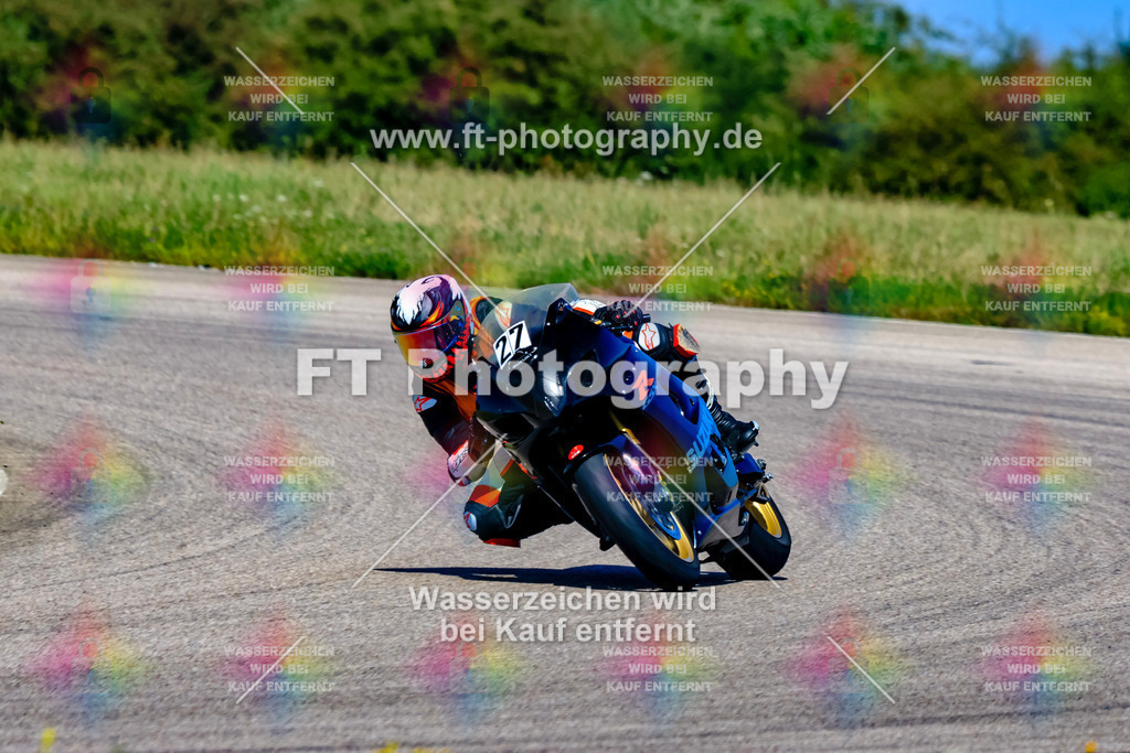 027-3292 | Hier findet Ihr Bilder von Touristenfahrten auf der Nürburgring Nordschleife oder von anderen Veranstaltungen die ich besucht habe. Viel Spass beim Durch Schauen 