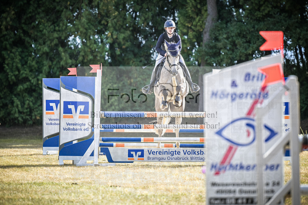 DOS_0130 | Entdecke hochwertige Reitturnierfotos von Foto Oger. Professionell, emotional und authentisch – jetzt Lieblingsmomente im Shop bestellen.Deutschlandweite Turnierfotografie. - Realisiert mit Pictrs.com