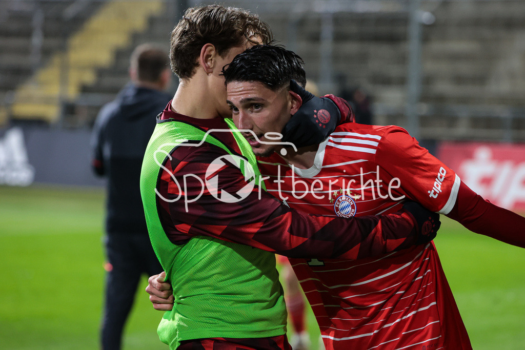 FC Bayern Amateure - 1. FC Schweinfurt | Yusuf Karhan KABADAYI (FCB #7) freut sich ueber den Siegtreffer zum 3-2 in der Nachspielzeit