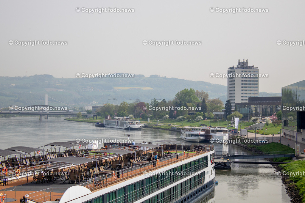 Linz AG_ Landstrom fuer Kabinenschiffe_ 09.04.2024-7 | 09.04.2024, Linz, AUT, Donaulaende, im Bild Linz AG, Landstrom fuer Kabinenschiffe, Stromversorgung, Verteiler, Stecker, Kabel, Kreuzfahrtschiffe, Tourismus, Donau, Anlegestelle