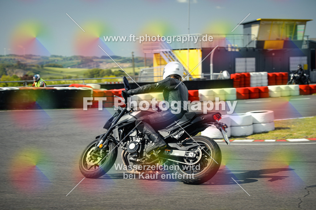OBK_Mai_Martina_Markus-10569 | Hier findet Ihr Bilder von Touristenfahrten auf der Nürburgring Nordschleife oder von anderen Veranstaltungen die ich besucht habe. Viel Spass beim Durch Schauen 