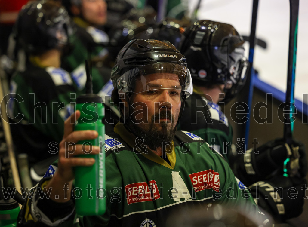 2023-01-06_022_TSV_Erding_gegen_ERV_Schweinfurt | Erding, Deutschland, 06.01.2023:
Eishockey, Bayernliga 2022 / 2023, 26. Spieltag, TSV Erding gegen ERV Schweinfurt, Endergebnis: 7:3

Rudolf Lorenz (Erding Gladiators, #91)

Foto: Christian Riedel / fotografie-riedel.net