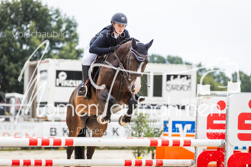 BHO-2PhSpr-M-066 | MomenTaufnahmen Pferdesportfotos