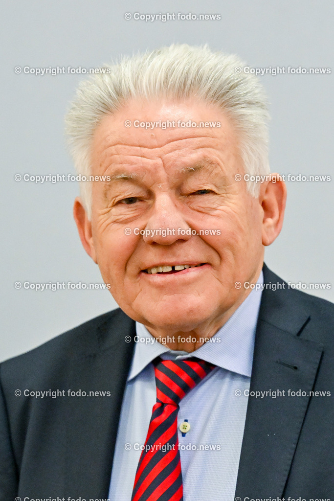 Pressekonferenz ProOriente_ Die Veränderung der Epoche-Herausforderung für die Christen_ 09.03.2023-11 | 09.03.2023, Presseclub Linz, AUT, Pressekonferenz Pro Oriente, Die Veraenderung der Epoche-Herausforderung fuer die Christen, im Bild LH a.D. Josef Puehringer (Vorsitzender von PRO ORIENTE Sektion Linz)