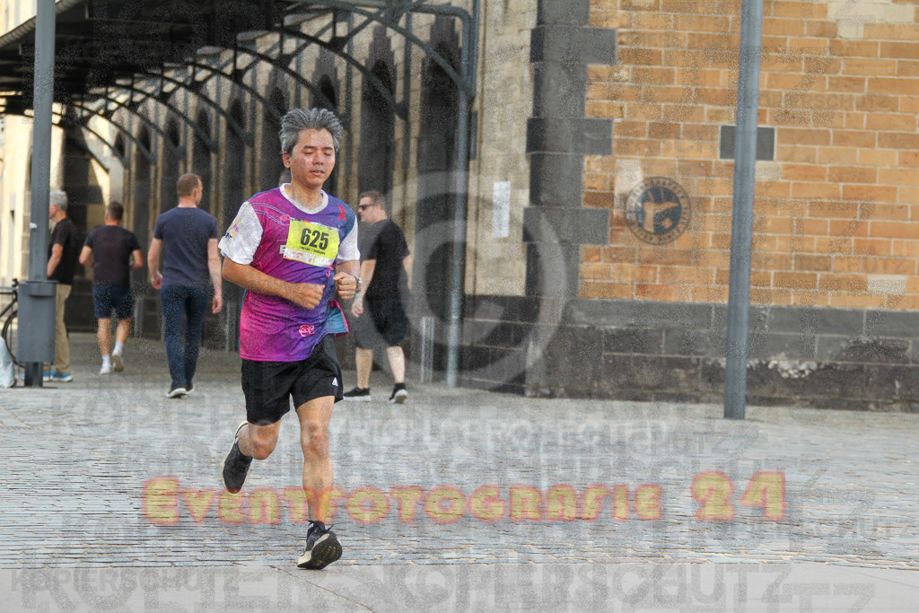 250920_1337_EV4_6296 | Sportfotografie im Rhein-Sieg Kreis, Köln, Bonn, NRW, Rheinland Pfalz, Hessen, etc. Unser Tätigkeitsfeld umfasst den Laufsport vom Volkslauf über den Marathon, Duathlon, Triathon bis zum Ultralauf wie Kölnpfad Ultra oder Schindertrail.