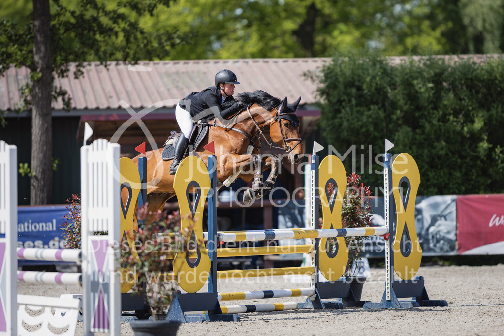 230516_Mühlen_03SprPf-A-315 | Deine schönsten Turniermomente als professionelle Fotos! Entdecke hochwertige Pferdesport-Fotografie im Online-Shop. Jetzt Fotos finden & bestellen!