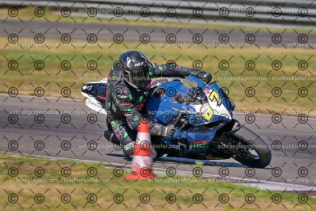 26bt05-0074 | markuskiefer.com - Realisiert mit Pictrs.com