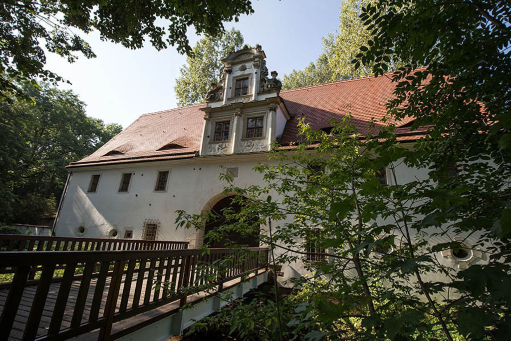 Torhaus Dölitz | Das Team hinter BILDLEXIKON LEIPZIG bündelt historische wie aktuelle Informationen über die Stadt Leipzig in Text und Bild auf einer Plattform und stellt diese der interessierten Öffentlichkeit zur Verfügung.
