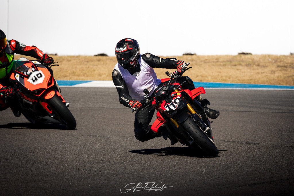 Ducati Trackday Hockenheimring 2026 | Entdecken Sie die faszinierende Welt von Alexander Tschuncky Arts: Kreative Fotografie, atemberaubende Automobilkunst und hochwertiger Bilderdruck. Lassen Sie sich inspirieren! - Realisiert mit Pictrs.com