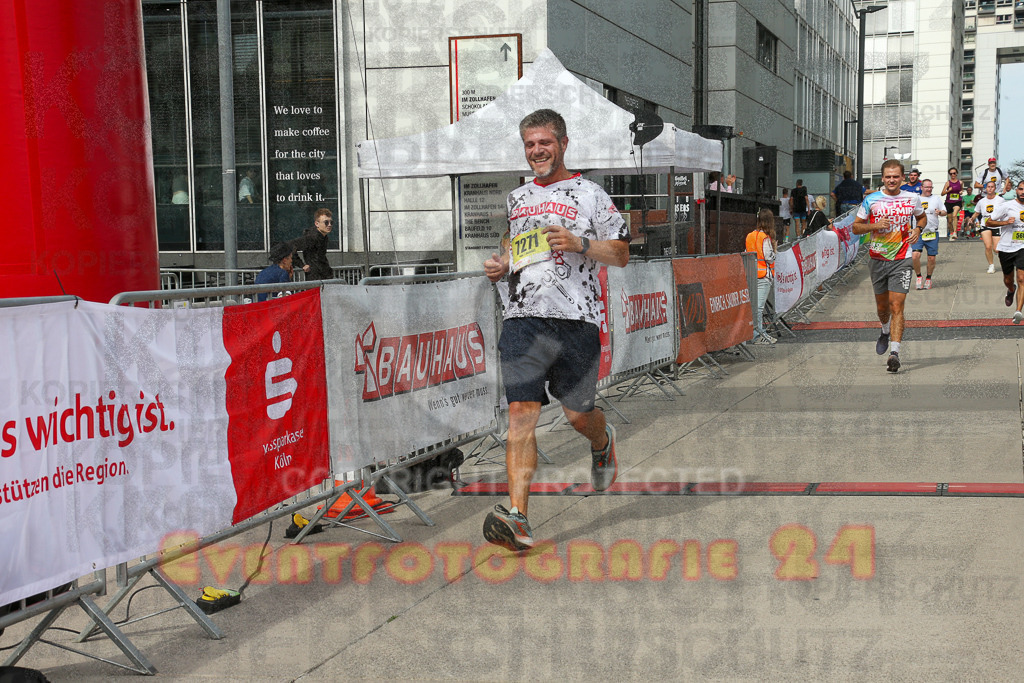 250920_1326_EX1_4579 | Sportfotografie im Rhein-Sieg Kreis, Köln, Bonn, NRW, Rheinland Pfalz, Hessen, etc. Unser Tätigkeitsfeld umfasst den Laufsport vom Volkslauf über den Marathon, Duathlon, Triathon bis zum Ultralauf wie Kölnpfad Ultra oder Schindertrail.